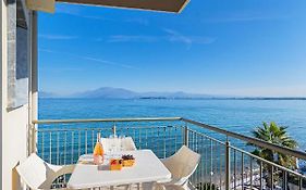 Aparthotel Residenza Miralago By Wonderful  2*